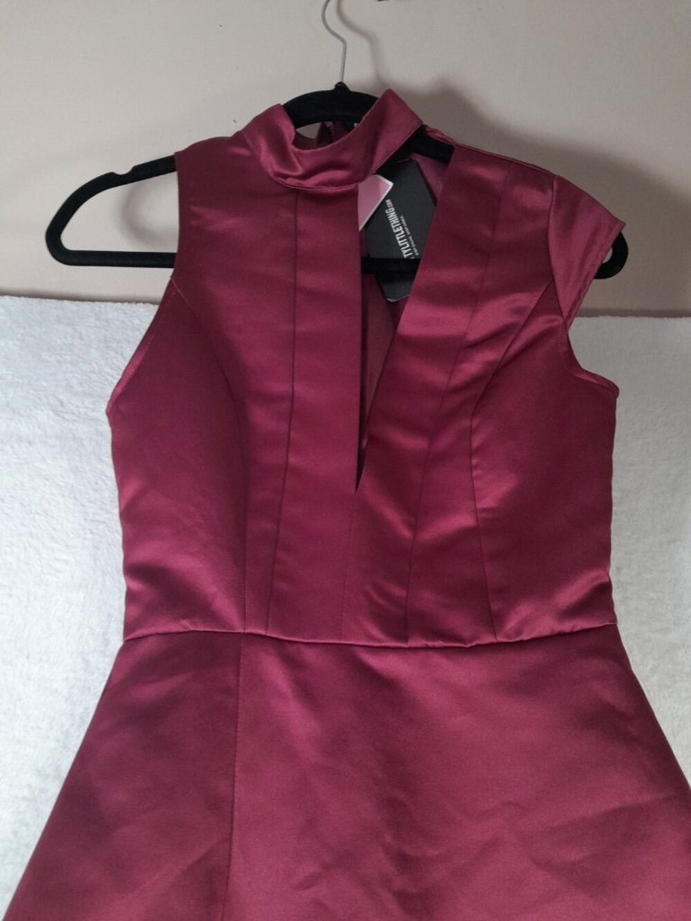 New Pretty Little Thing Sleeveless Satin Dress Gown Evening Slit Thigh Size 2 - Picture 4 of 12